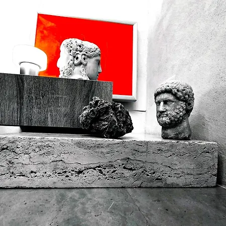 Гостевой дом Toa At Spanish Steps 4*